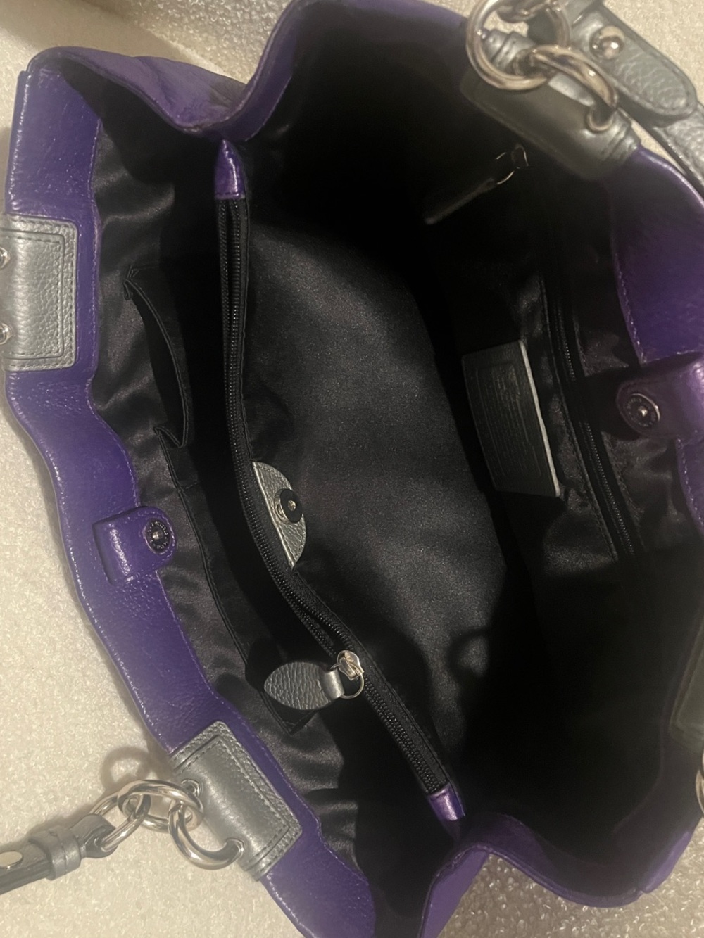 Coach Purple Leather Shoulder Bag with Turn-Lock Closure - Picture 5 of 6